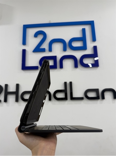 Bàn phím ESR 360 magnetic keyboard case for iPad Air 4,5,pro 11 gen 2,3,4,5 - Màu đen - Ngoại hình 98% - FullBox 2