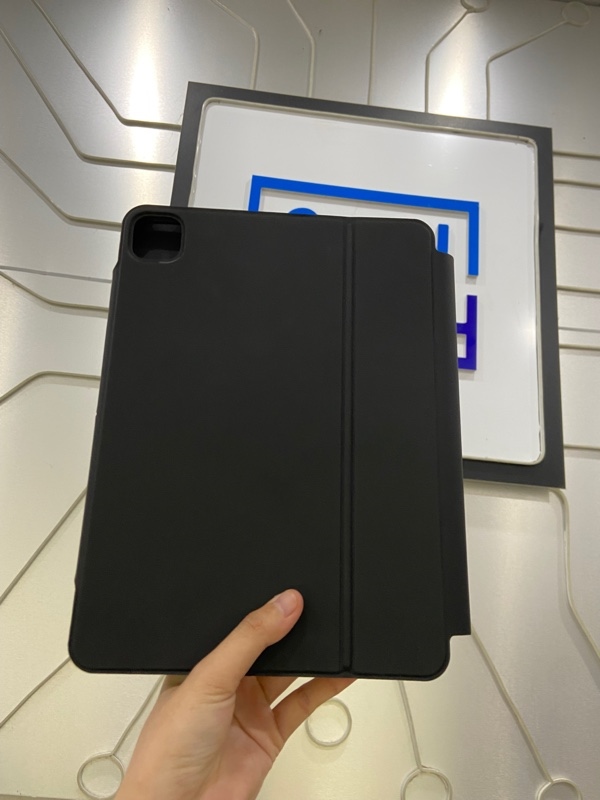 Bàn phím ESR Magnetic Case 360 - Màu đen - Ngoại hình: 98% - FullBox