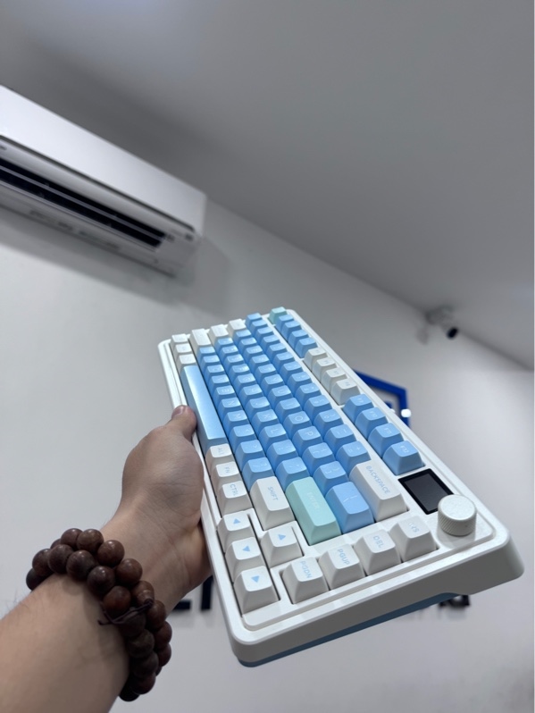 Bàn phím FL-ESPORTS CMK75 - 3 mode dây, receiver, bluetooth - Màu trắng xanh - Ngoại hình 97% - Viền trầy đáy trầy - Kèm 1 dây, 1 receiver
