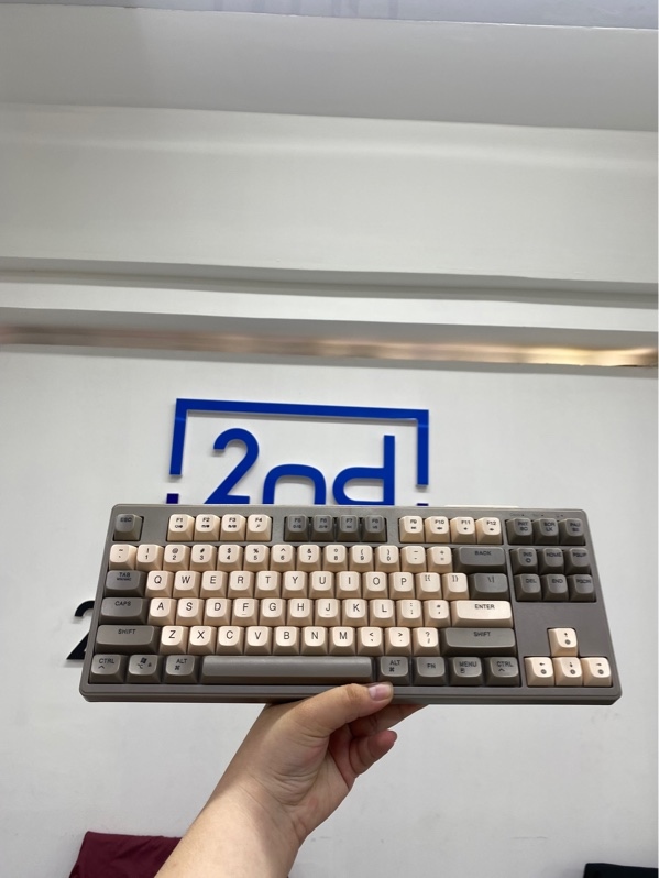 Bàn phím Freewolf M87 - 2 mode reciever, bluetooth - Màu xám be - Ngoại hình 98% - Kèm Box, reciever