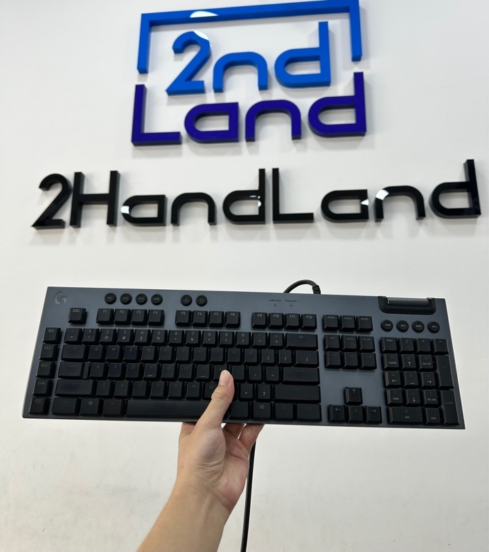 Bàn phím gaming Logitech G813 Lightsync Rgb Mechanical Tactile - 1 mode dây - Màu đen - Ngoại hình 97% - Cấn góc, khung móp - Body