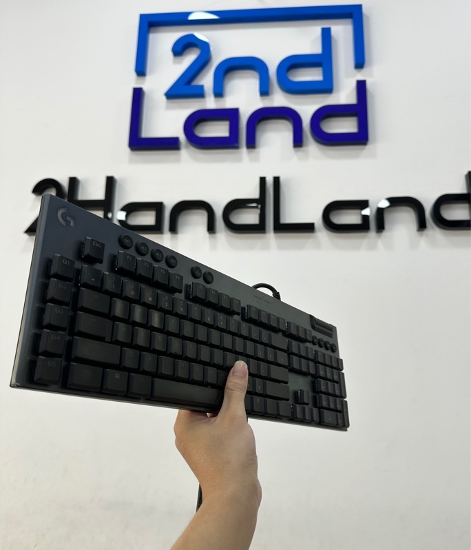 Bàn phím gaming Logitech G813 Lightsync Rgb Mechanical Tactile - 1 mode dây - Màu đen - Ngoại hình 97% - Cấn góc, khung móp - Body