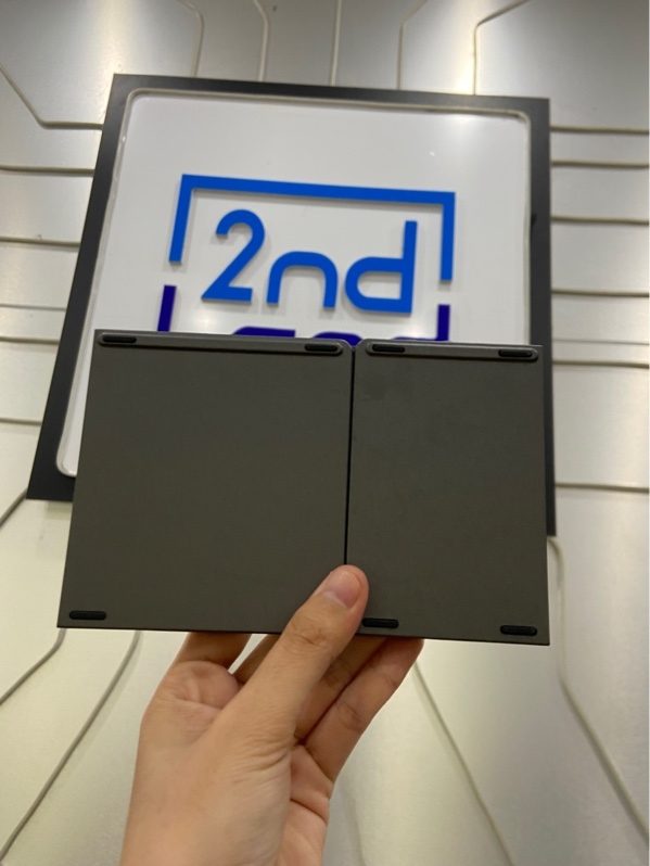 Bàn phím gập Bluetooth B033 Ultra Slim - Màu xám - Ngoại hình: 97% - Xước - Body