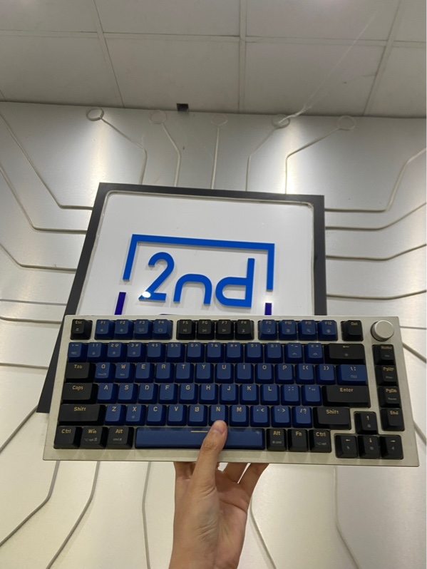 Bàn phím GLORIOUS GMMK Pro - 1 Mode dây - Màu xám - Ngoại hình: 98% - Kèm dây