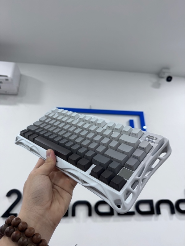Bàn phím GravaStar GS K1 - 3 mode - Màu trắng - Ngoại hình 97% - Ố nhẹ - Kèm receiver, dây USB-C