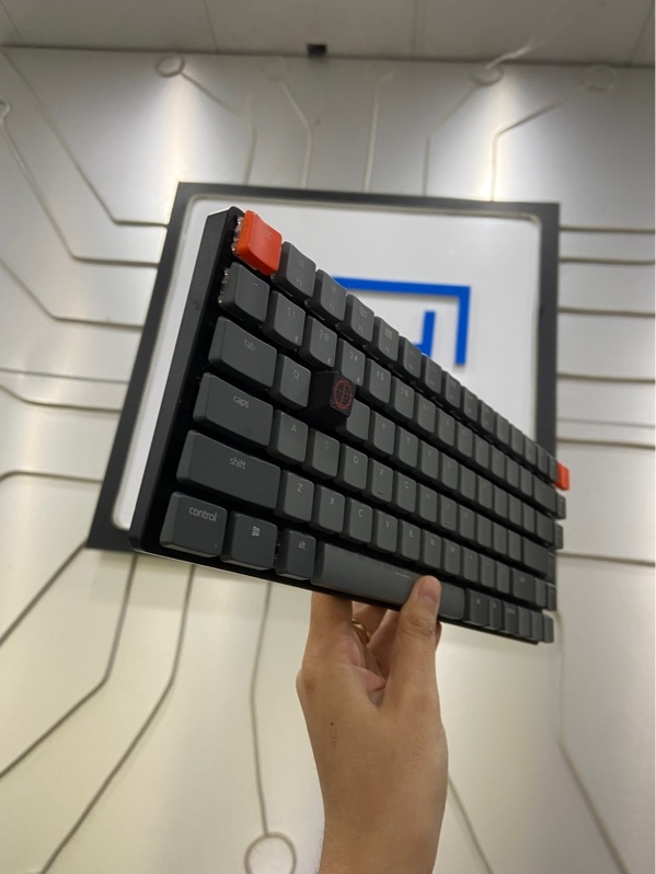 Bàn phím Keychron K3 - 2 mode : Bluetooth/dây - Màu xám - Ngoại hình: 97% - 1 keycap khác loại , phím home ấn xuống dính - Body