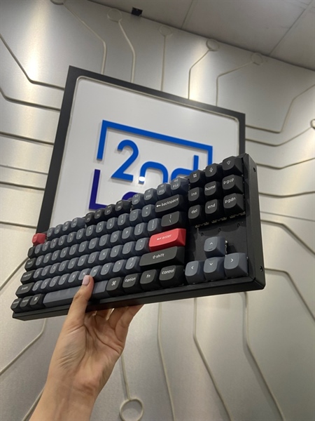 Bàn phím Keychron K8 Pro - 2 Mode: dây + bluetooth - Màu đen - Ngoại hình: 98% - Kèm dây 1