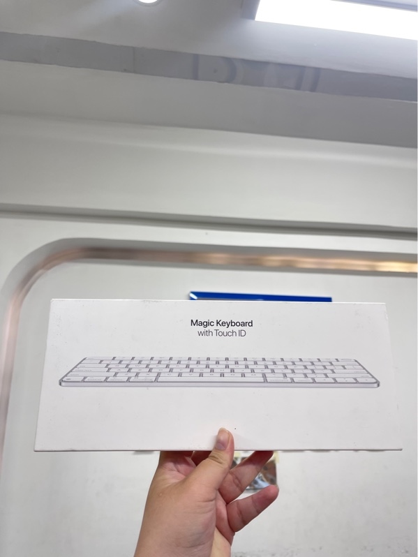 Bàn phím không dây Apple Magic Keyboard with Touch ID (A3118) - Màu trắng - Newseal