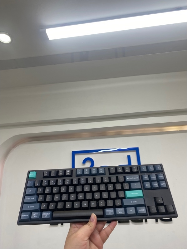 Bàn phím không dây Keychron B33 TKL - 3 mode (2.4G/ dây/ bluetooth) - Màu đen - Ngoại hình 98% - Fullbox