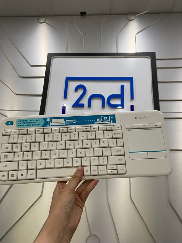 Bàn phím không dây Logitech K400 Plus - Xài pin - 1 mode kết nối receiver - Màu trắng - Ngoại hình: 97% - Kèm Box + receiver