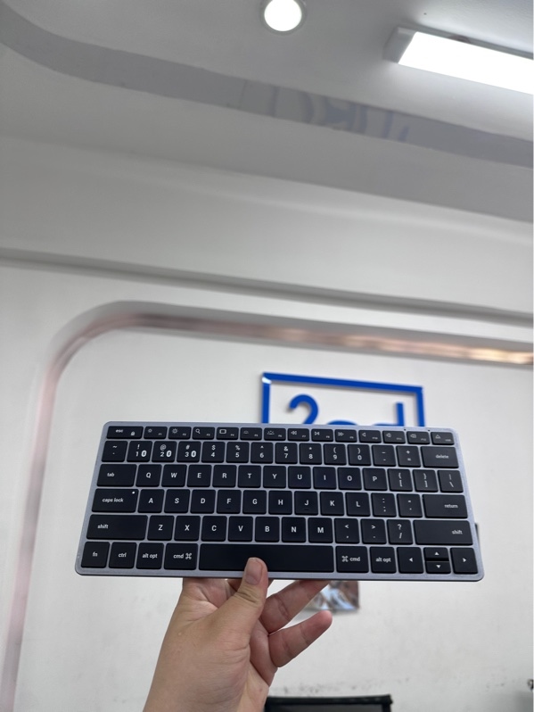 Bàn phím không dây Satechi Slim X1 - 2 mode bluetooth/ usb-c - Backlit keyboard - Màu xám đen - Ngoại hình 98% - Body