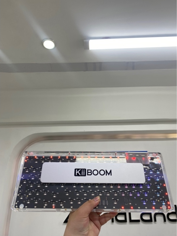 Bàn phím KiiBoom Phantom 98 - 3 mode kết nối 2.4G/Bluetooth/dây Led RGB - KiiBoom Crystal Switches - Keycap doubleshot - Màu trắng - Ngoại hình 98% - Fullbox