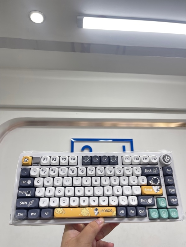 Bàn phím Leobog Hi75C Pro - 3 mode (2.4/usb-c/bluetooth) - Phi hành gia - Ngoại hình 99% - Openbox