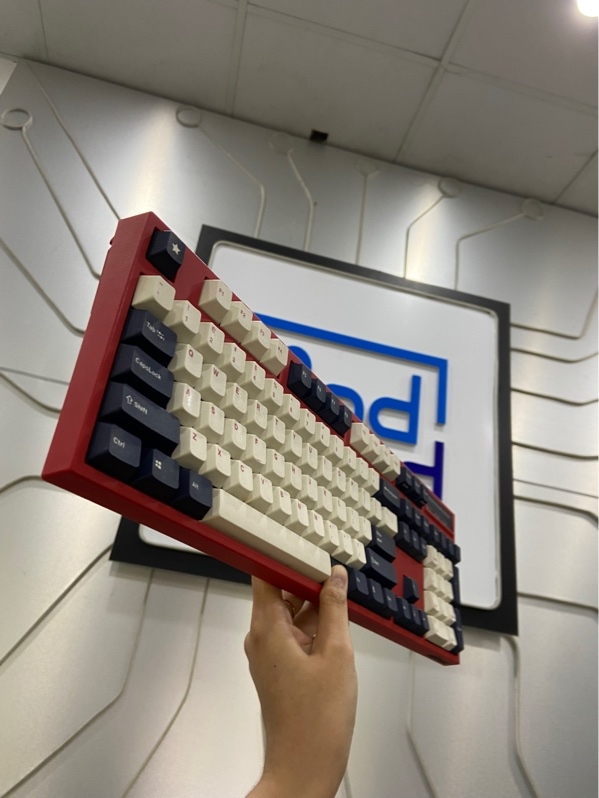 Bàn phím Leopold FC900RBT - 2 mode : Bluetooth/dây - Màu đỏ - Ngoại hình: 98% - Kèm dây