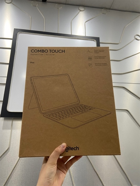 Bàn phím Logitech Combo Touch For Ipad - Màu đen - Ngoại hình: 98% - Kèm Box 2