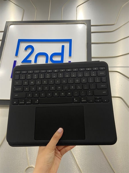 Bàn phím Logitech Combo Touch For iPad Pro 12.9 inch 2021 - Màu đen - Ngoại hình: 98% - FullBox