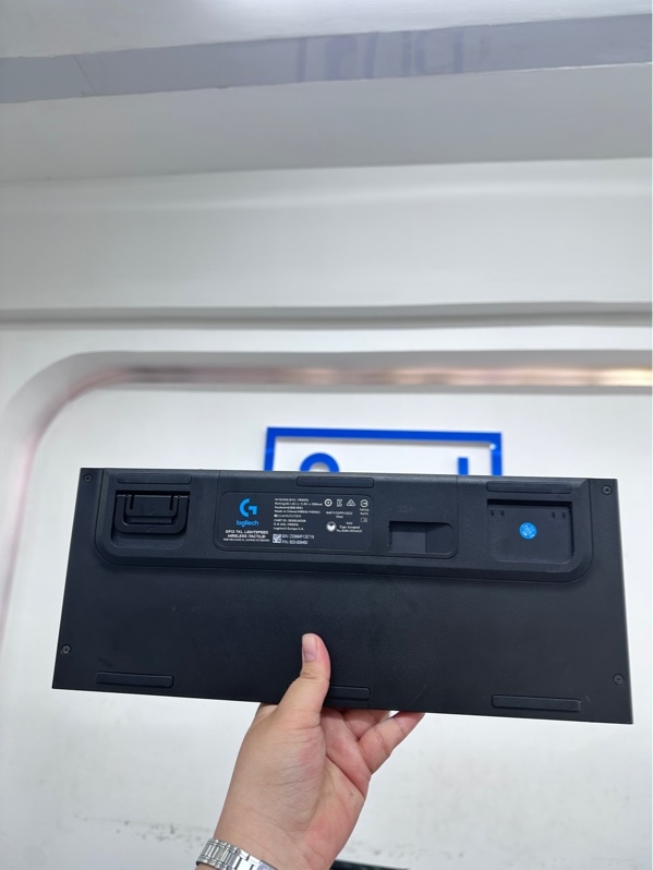 Bàn phím Logitech G913 TKL Lightspeed Wireless - 3 mode dây/ bluetooth/ 2.4G - Màu đen - Ngoại hình 97% - Có led, mất reciever - Kèm dây kết nối