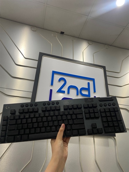 Bàn phím Logitech G915 - 3 Mode: Receiver + dây micro USB + Bluetooth - Màu đen - Ngoại hình: 97.5% - Body - Kèm receiver - Không dây
