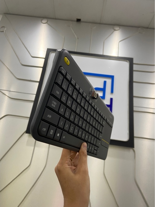 Bàn phím Logitech K400 Plus - 1 mode : 2.4 - Màu xám - Ngoại hình: 98% - Body