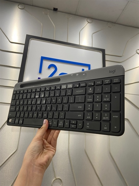 Bàn phím Logitech K580 - 2 Mode: Bluetooth + Receiver - Màu đen - Ngoại hình: 97% - Mất keycap phím Ctrl trái - Body 1