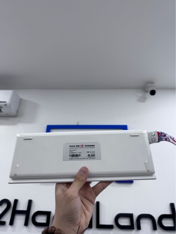 Bàn phím Mad 68 HE TYC - 1 mode - Màu trắng - Ngoại hình 97% - phím ố vàng - Body