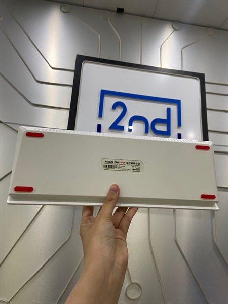 Bàn phím Mad 68R - Switch trắng - Màu trắng - Ngoại hình: 98% - Kèm Box + dây kết nối 2
