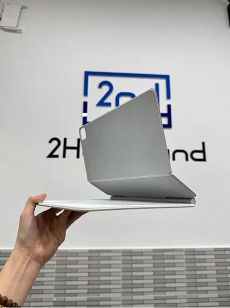 Bàn phím Magic Keyboard iPad Pro 12.9 inch 2021 - Màu trắng - Ngoại hình: 98% - Body 2