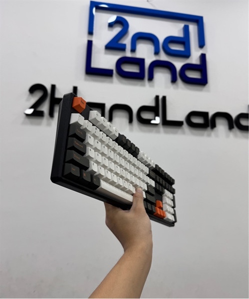 Bàn phím Mistel Sleeker X-VIII Gloaming - 1 mode : dây - Màu trắng đen - Ngoại hình 97% - Box + dây 1