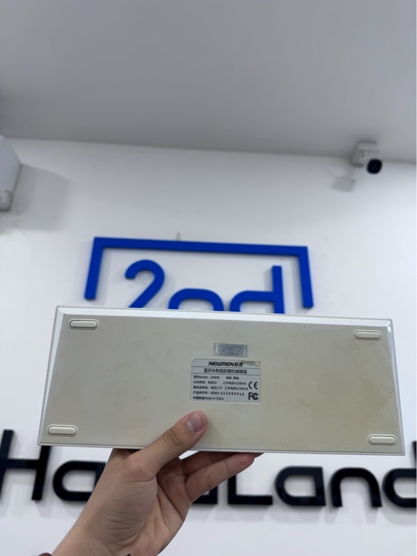 Bàn phím Newmen GM840 - 2 mode dây, bluetooth - Màu trắng - Ngoại hình 97% - Đáy trầy - Kèm box, 1 dây usb-c