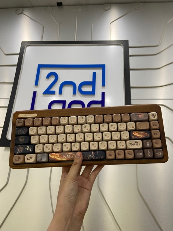 Bàn phím Reccazr R68 - 3 mode : 2.4/dây/bluetooth - Màu nâu custom - Ngoại hình: 97% - Mất mode 2.4 - Body