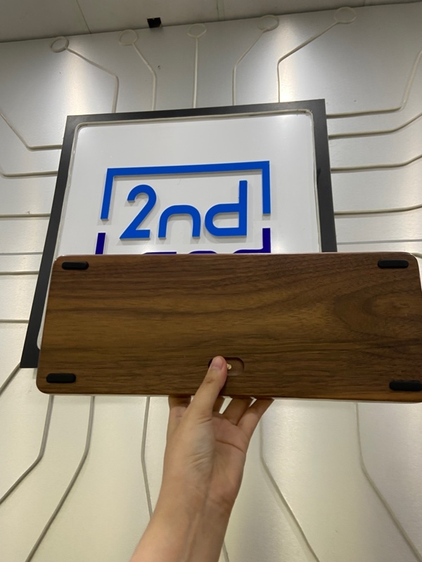 Bàn phím Reccazr R68 - 3 mode : 2.4/dây/bluetooth - Màu nâu custom - Ngoại hình: 97% - Mất mode 2.4 - Body