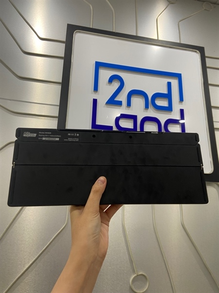 Bàn phím Royal Kludge RK925 - 2 Mode: Bluetooth + dây - Màu đen - Ngoại hình: 98% - 4 switch bị lỏng - Kèm dây kết nối 2