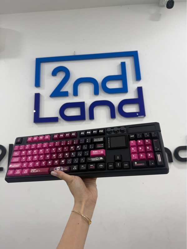 Bàn phím Skyloong G104pro Ruby 02RX - 3 mode - Màu đen hồng - Ngoại hình 98% - Kèm box , switch thay thế , keycaps thay thế