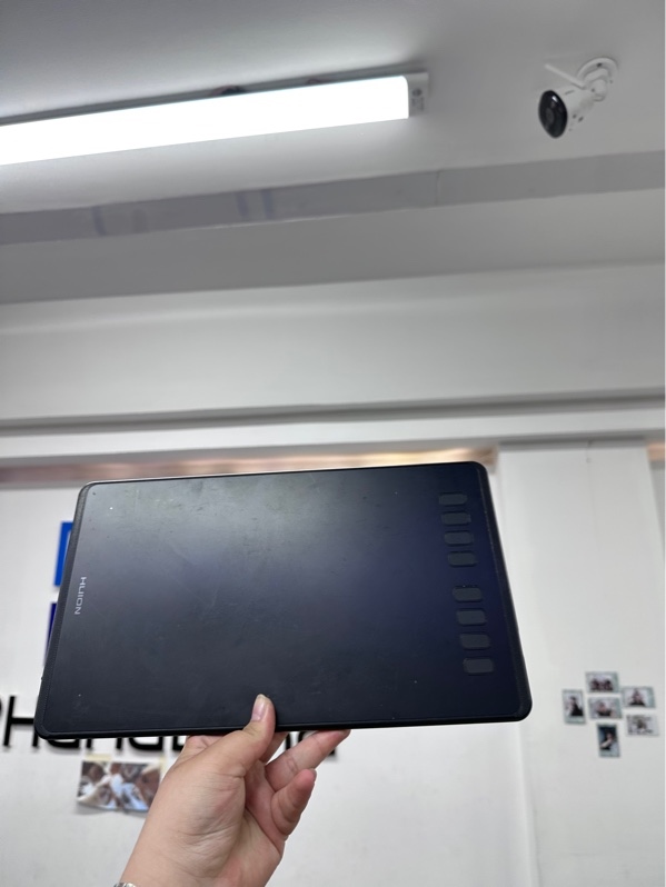 Bảng vẽ điện tử Huion Inspiroy H950P - Màu đen - Ngoại hình 97% - Mặt trên xước dăm - Fullbox