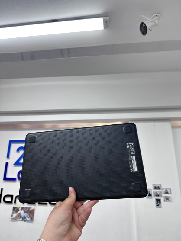 Bảng vẽ điện tử Huion Inspiroy H950P - Màu đen - Ngoại hình 97% - Mặt trên xước dăm - Fullbox
