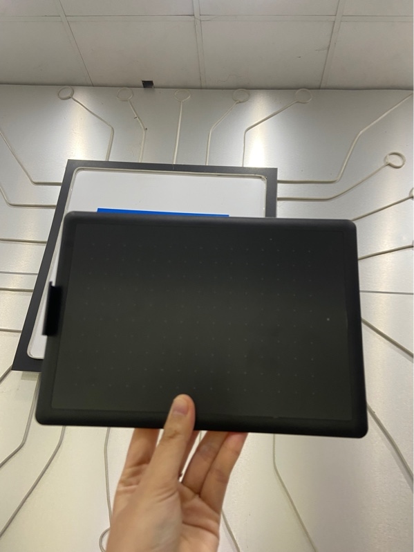 Bảng Vẽ Điện Tử One by Wacom Small CTL-472/K0-CX - Màu đen - Ngoại hình: 99% - FullBox
