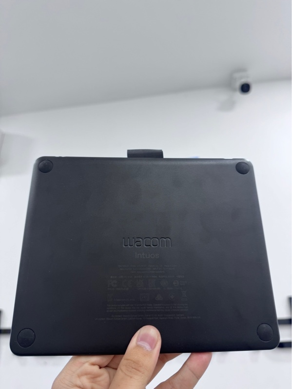 Bảng vẽ điện tử Wacom Intuos CTL 4100 - Màu đen - Ngoại hình 98% - Kèm box, 1 dây nguồn, 1 bút 3 ngòi