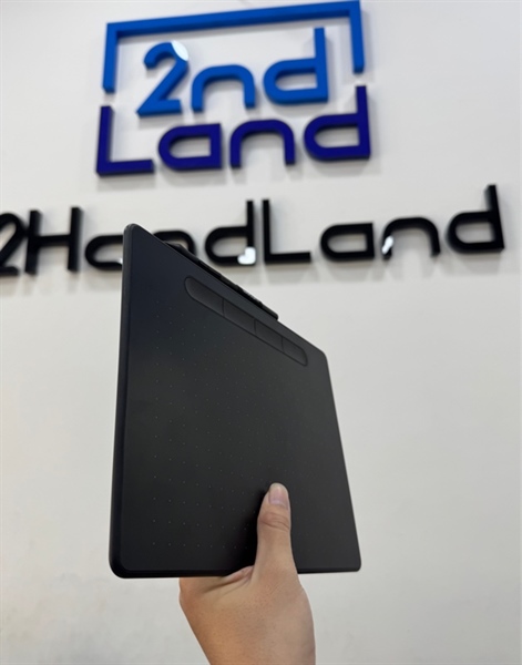 Bảng Vẽ Điện Tử Wacom Intuos M CTL-6100 - Phiên bản không Bluetooth - Màu đen - Ngoại hình 98% - Kèm túi đựng + Dây kết nối + Bút 1