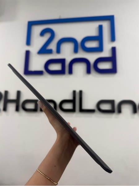 Bảng vẽ điện tử Wacom Intuos pro PTH-660 - Màu đen - Ngoại hình 97% - Mặt vẽ mòn , trầy nhiều - Kèm 1 bút ngòi mòn , 1 ống đựng bút , 1 đế cắm bút , dây kết nối , 29 ngòi