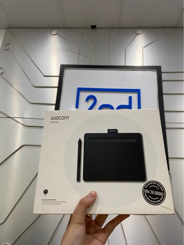 Bảng vẽ điện tử Wacom Intuos Small Black CTL-4100 - Màu đen - Ngoại hình: 97% - Mặt vẽ trầy nhẹ - Kèm bút dây kết nối, box