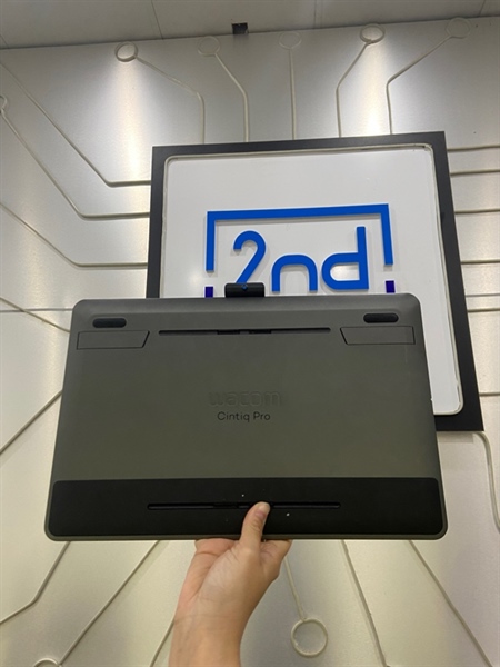Bảng vẽ Wacom Cintiq Pro DTH-1320 - Màu đen - Ngoại hình: 97% - Đủ phụ kiện 1
