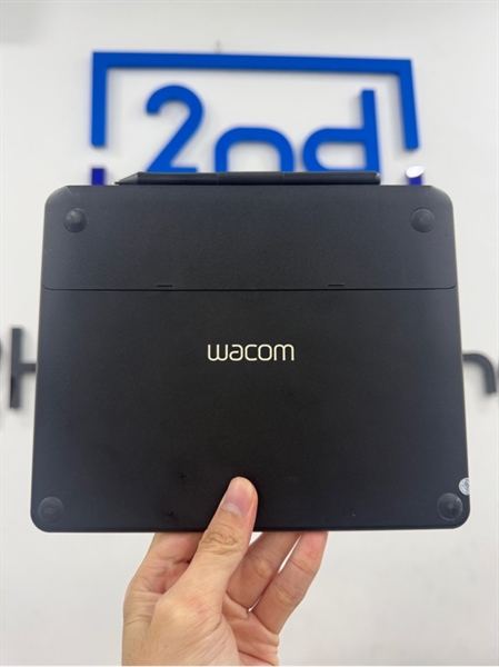 Bảng vẽ Wacom CTH-490 - Màu đen - Ngoại hình 97% - Trầy xước - Kèm dây , bút , 3 ngòi thay 1