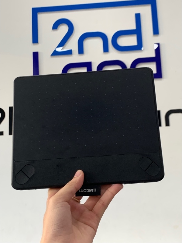 Bảng vẽ Wacom CTH-490 - Màu đen - Ngoại hình: 97% - Trầy xước nhiều - Body