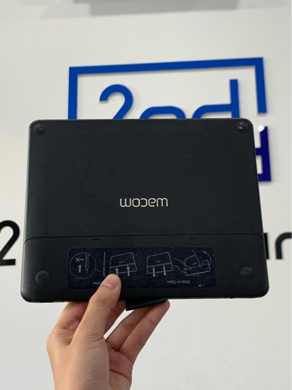 Bảng vẽ Wacom CTH-490 - Màu đen - Ngoại hình: 97% - Trầy xước nhiều - Body