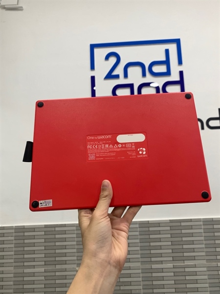 Bảng vẽ Wacom CTL-672 - Màu đỏ - Ngoại hình: 97% - Trầy, ngòi bút tòe - Body