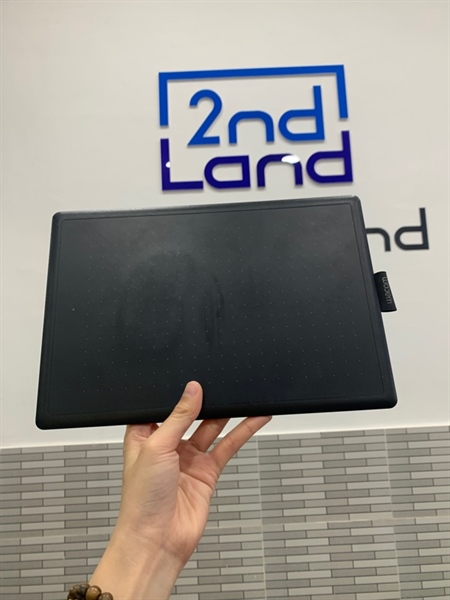 Bảng vẽ Wacom CTL-672 - Màu đỏ - Ngoại hình: 97% - Trầy, ngòi bút tòe - Body 2