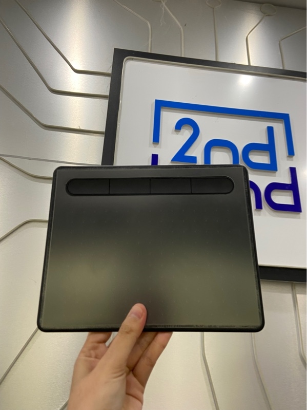 Bảng vẽ Wacom Intous CTL-4100 - Màu đen - Ngoại hình: 97% - Kèm dây kết nối, viết, box