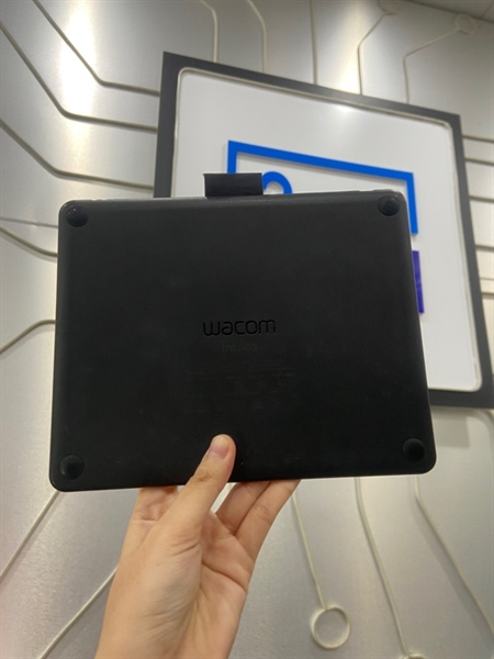 Bảng vẽ Wacom Intous CTL 4100 - Màu đen - Ngoại hình: 97% - Xước dăm, tróc dây - Body 1