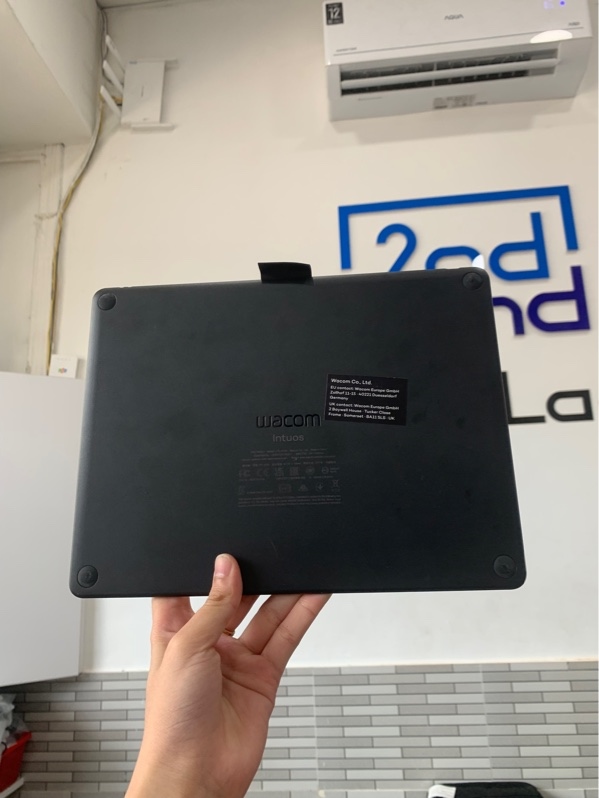 Bảng vẽ Wacom intous ctl-6100 - Màu đen - Ngoại hình: 98% - Fullbox