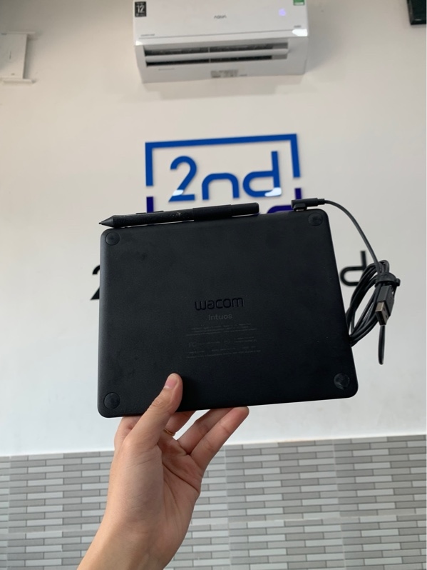 Bảng vẽ Wacom intuos CTL-4100WL - Màu đen - Ngoại hình: 97% - Bút chảy keo - Body